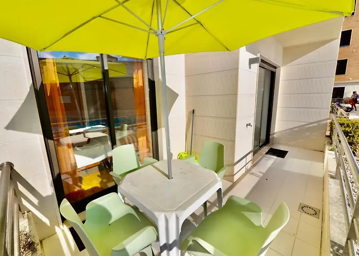 Апартаменты Silver - For 4 Guests 150m From
