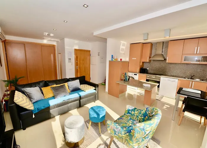 Апартаменты Silver - For 4 Guests 150m From